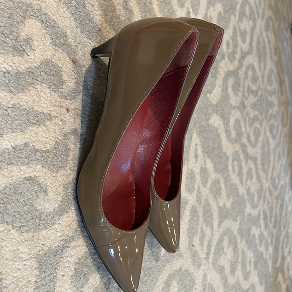 Cole haan kitten heels, size 6.5, brown patent - Picture 3 of 5